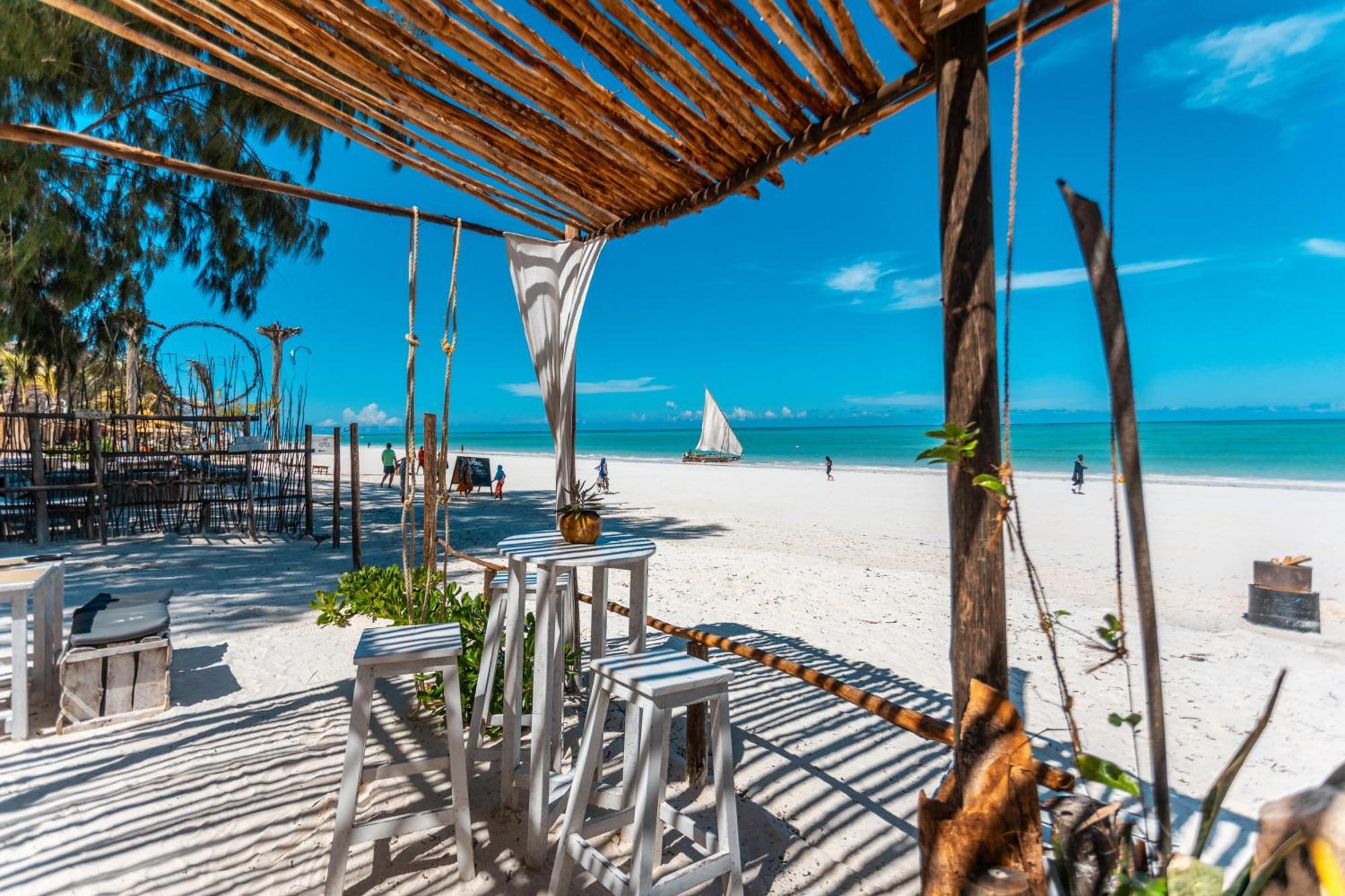 B4 Beach Club Paje Exterior photo