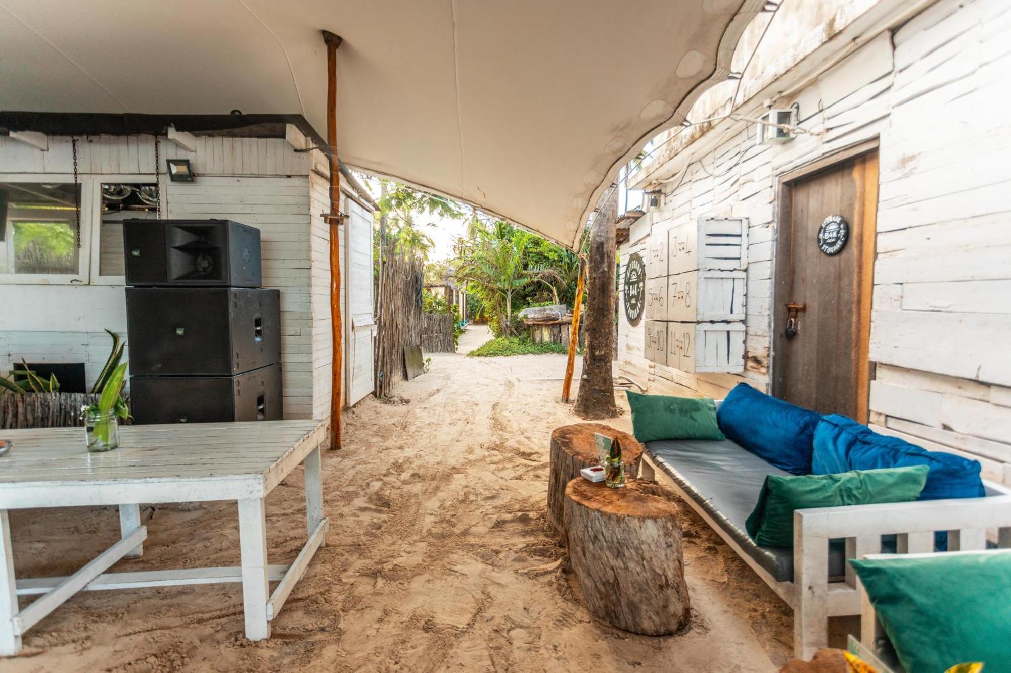 B4 Beach Club Paje Exterior photo