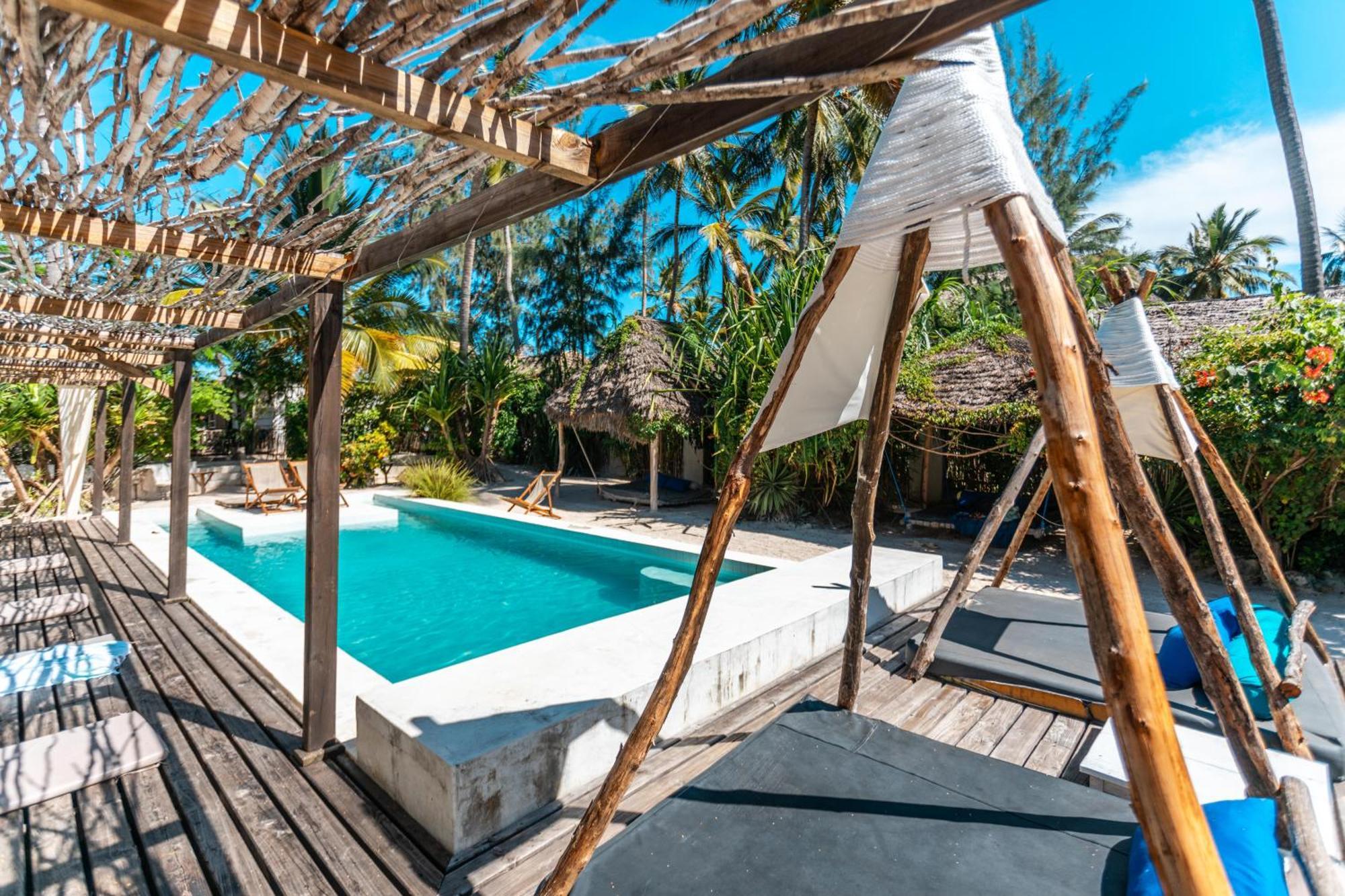 B4 Beach Club Paje Exterior photo