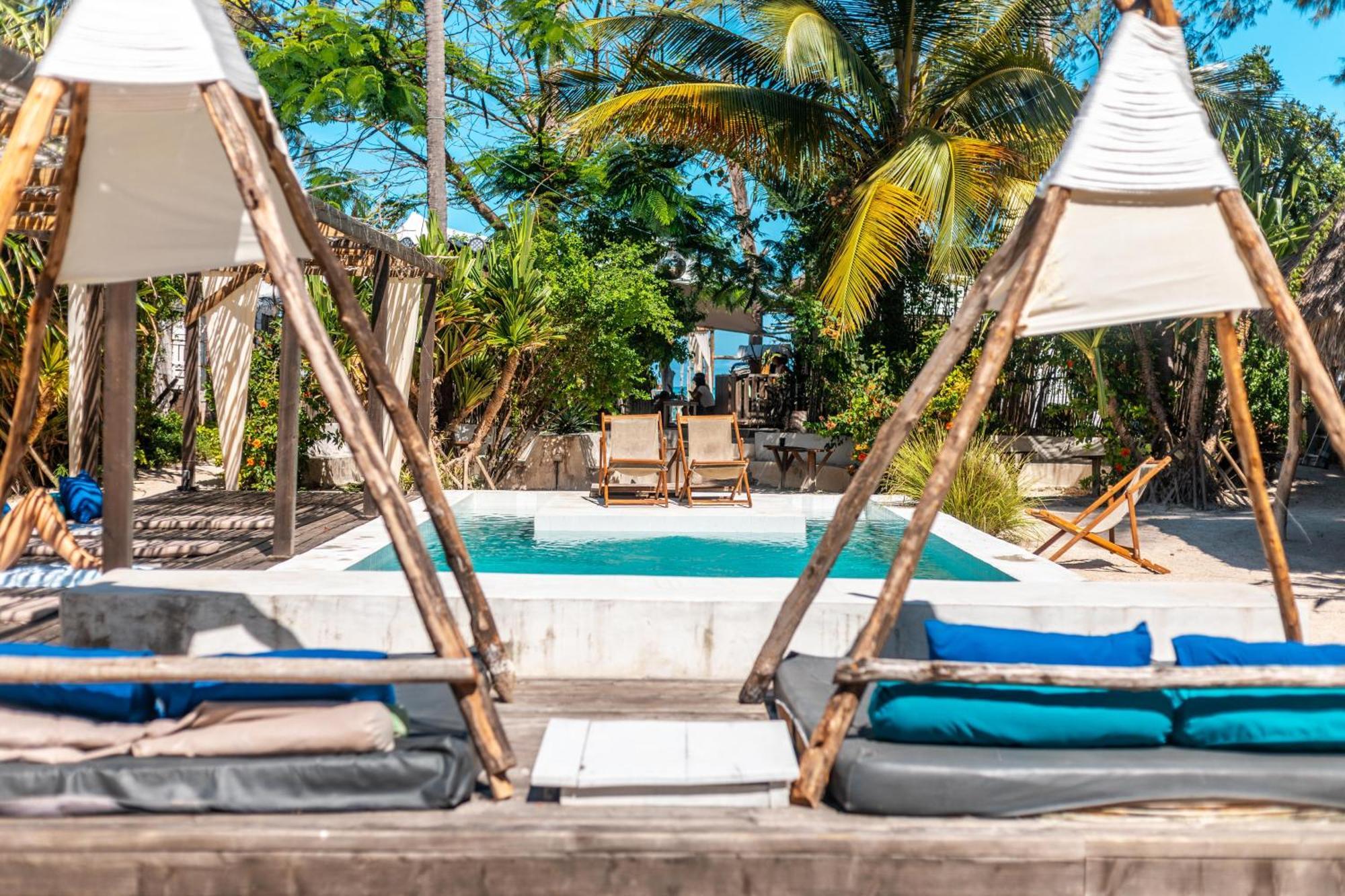 B4 Beach Club Paje Exterior photo