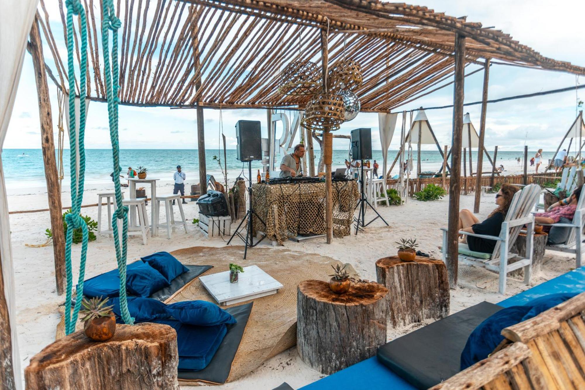 B4 Beach Club Paje Exterior photo